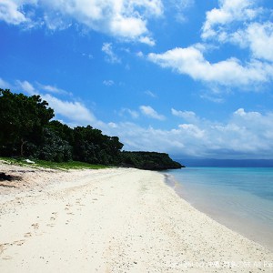 鳩間島では広めのビーチ