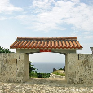 洞寺の入口