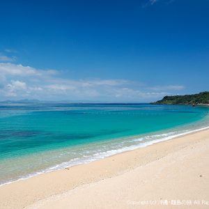 伊計島の広大で美しい天然ビーチの大泊ビーチ
